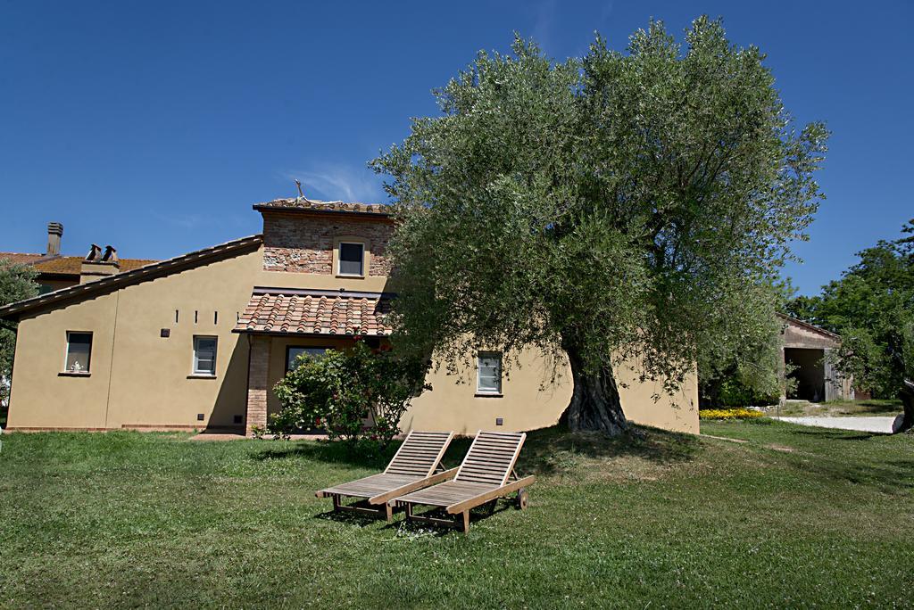 Agriturismo L'Isola Crespina Pokoj fotografie